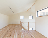 外につながる大屋根の家のサムネイル